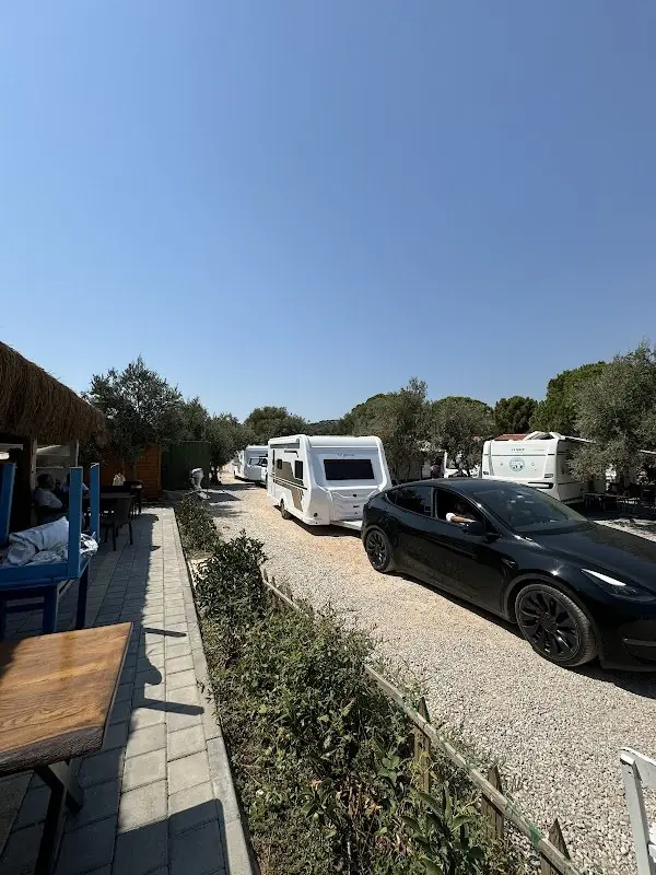 Ginger Camping (Assos Kadırga Koyu) - Fotoğraf 1