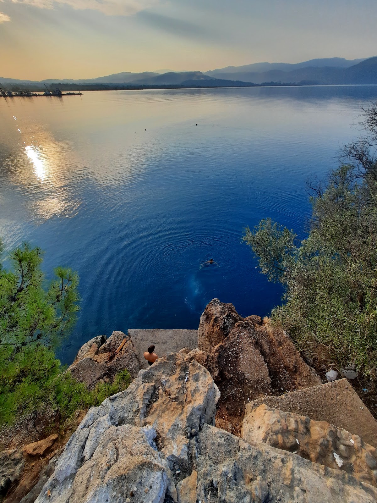 Akyaka Ücretsiz Doğa ve Sahil Kamp Alanı - Fotoğraf 2