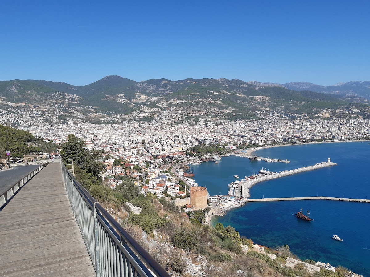 Alanya da Çekme Karavanla Kamp ve Gezi – Alanya Kalesi ve Dim Mağarası