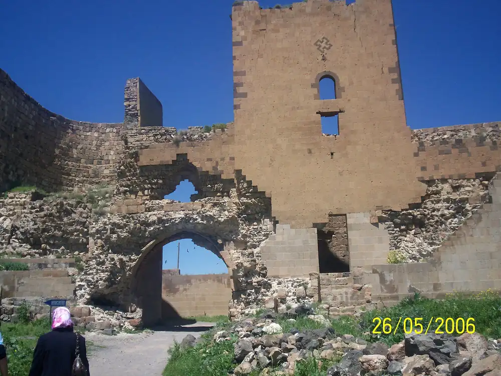 Ocaklı Köyü Meydanı ve Ani Şehir Surları - Fotoğraf 3