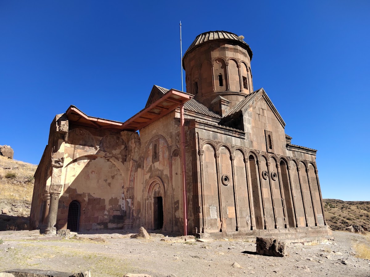 Tigran Honents Kilisesi ve Arpaçay Vadisi - Fotoğraf 1