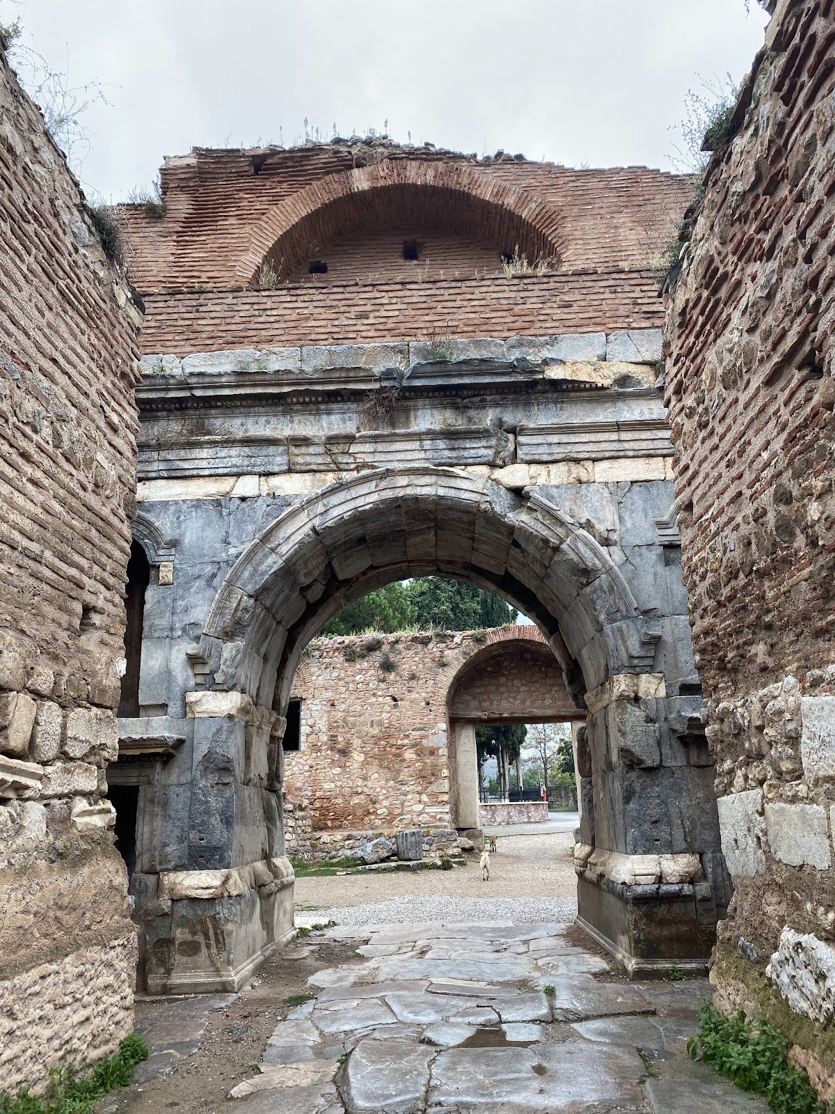 İznik Tarihi Surları ve İstanbul Kapısı - Fotoğraf 2