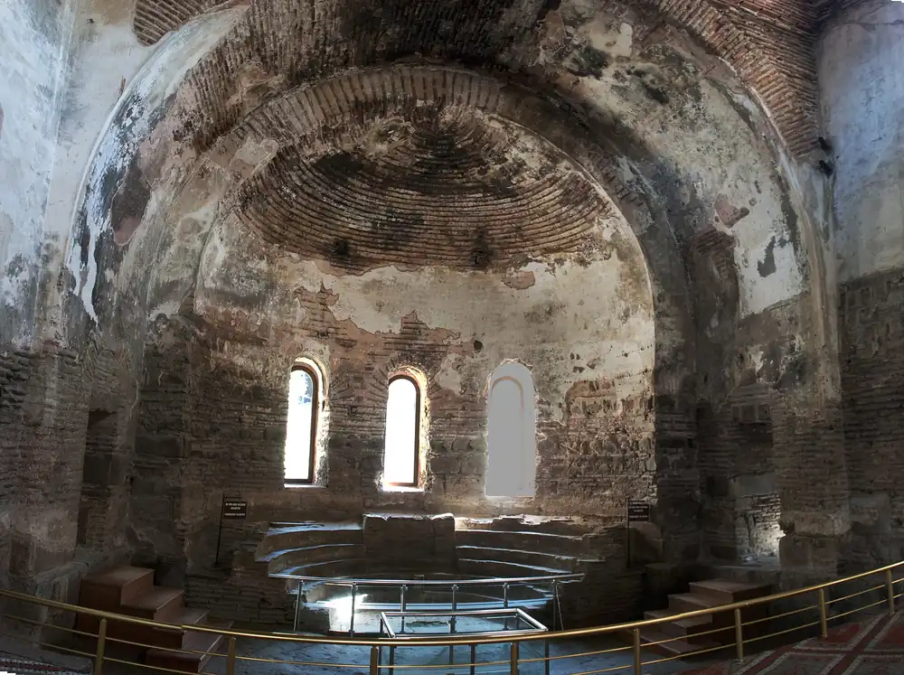 İznik Tarihi Surları ve İstanbul Kapısı - Fotoğraf 3