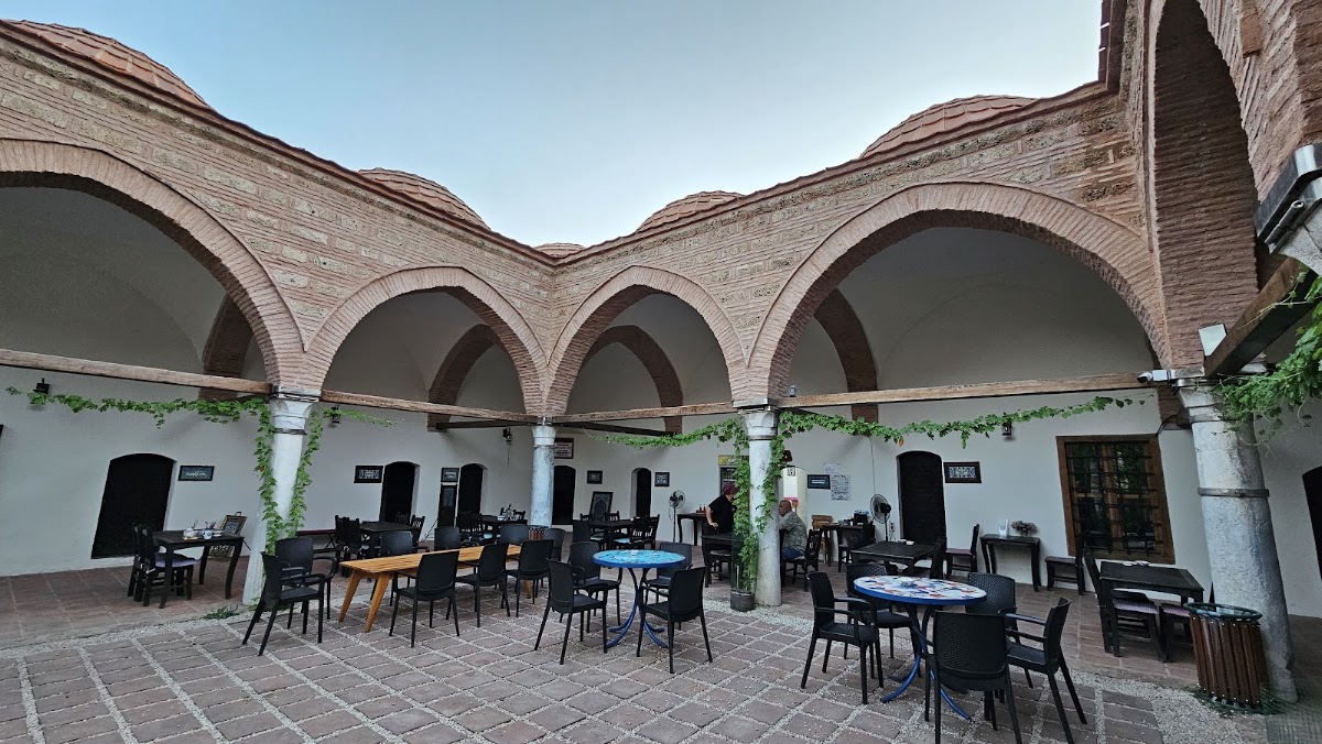 Süleymanpaşa Medresesi ve Çini Atölyeleri - Fotoğraf 1