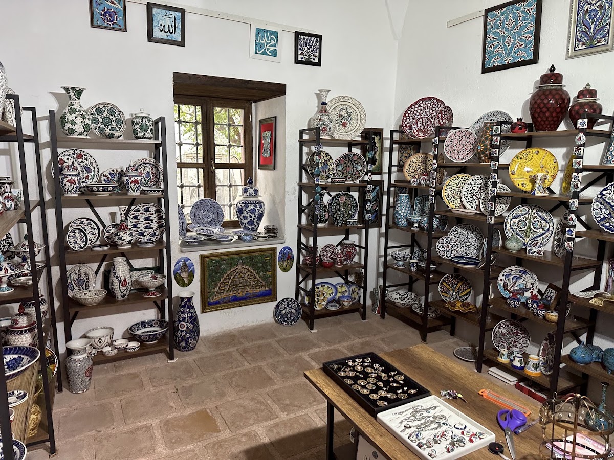Süleymanpaşa Medresesi ve Çini Atölyeleri - Fotoğraf 2