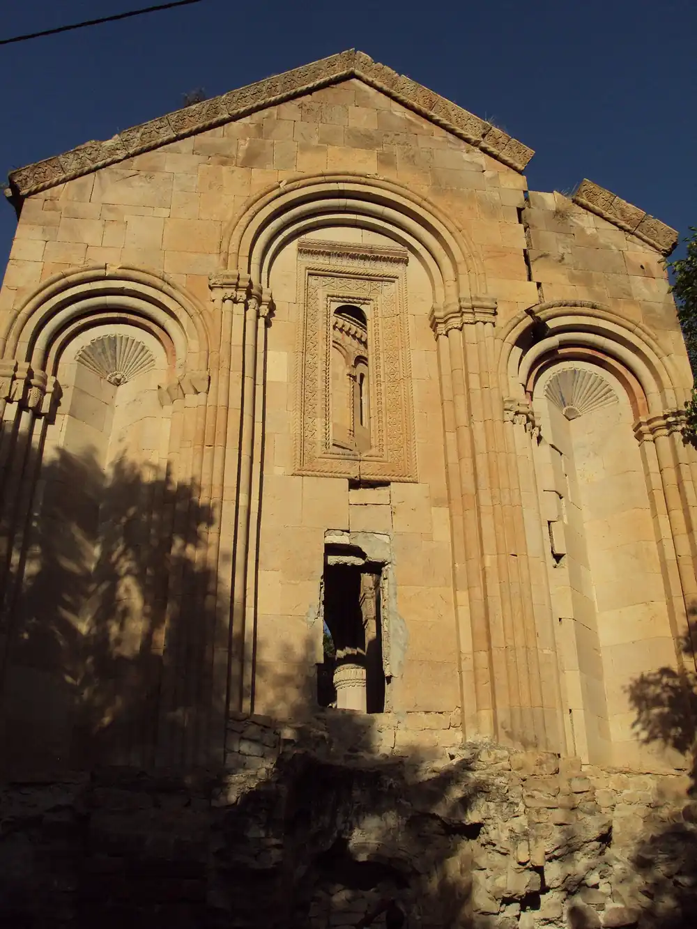 İşhan Köyü ve Tarihi İşhan Gürcü Manastırı