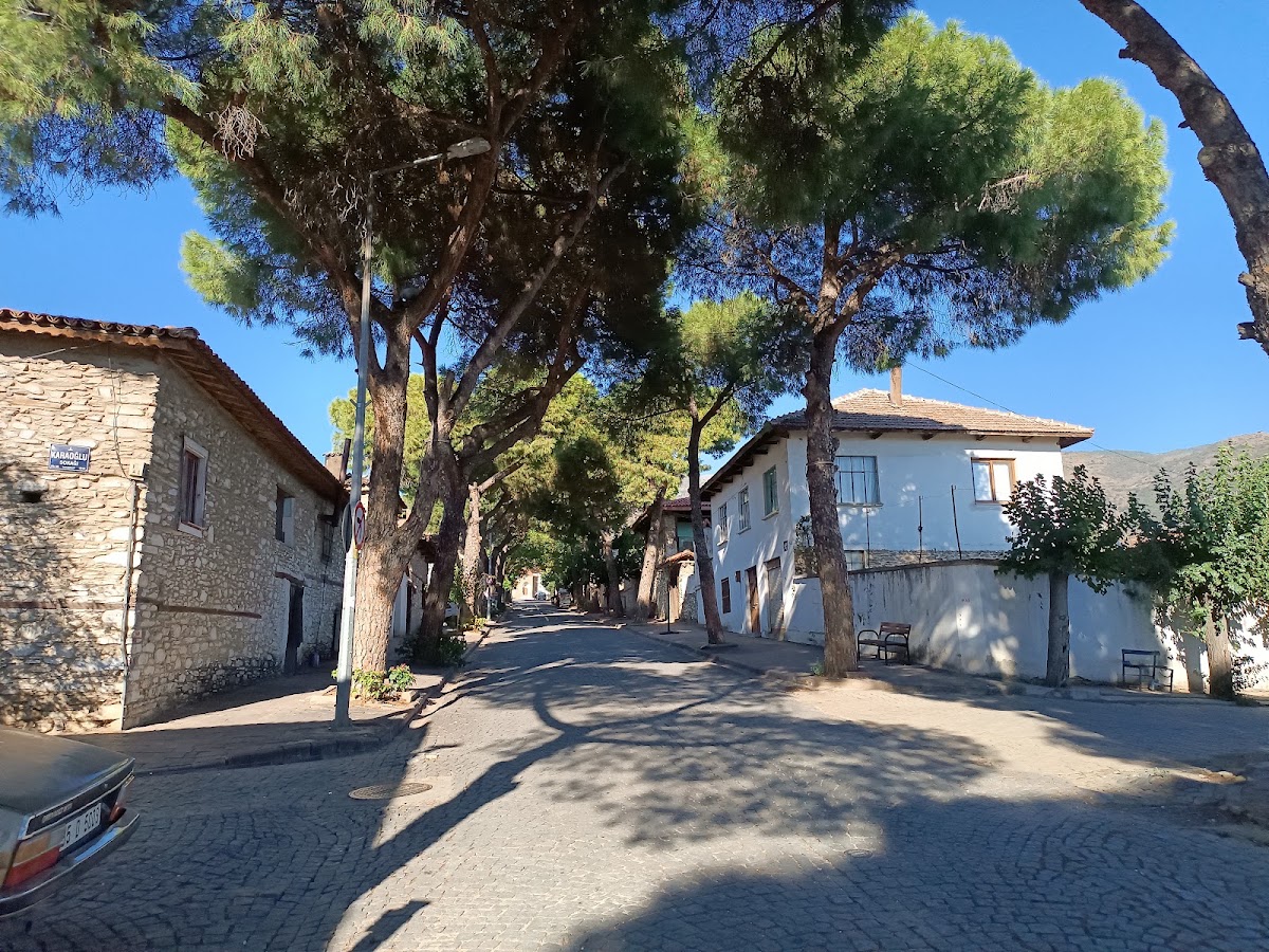 Birgi Eski Mahalle Taş Sokakları - Fotoğraf 2