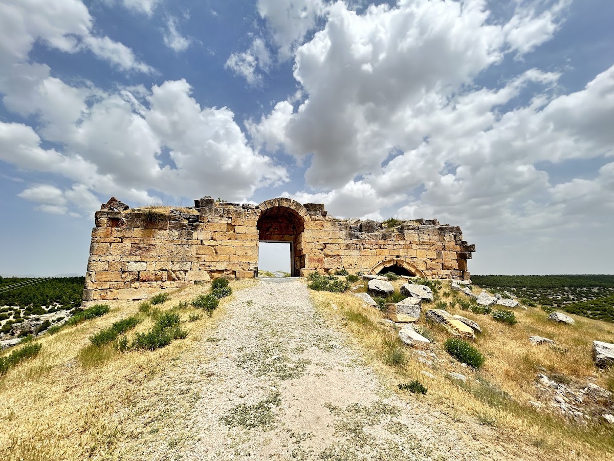 Blaundus Antik Kenti ve Kuzey Kapısı - Fotoğraf 1