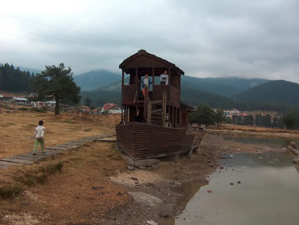 Aladağlar Göleti Çevresi Kamp Alanı - Fotoğraf 3