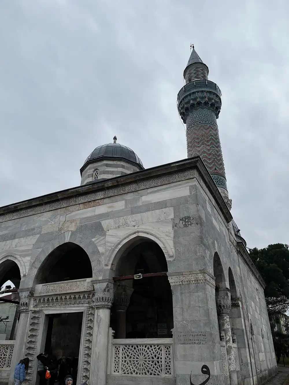 İznik Tarihi Yeşil Cami Avlusu - Fotoğraf 3
