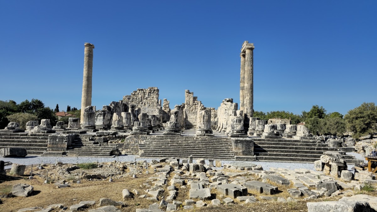 Apollon Tapınağı Çevresi ve Doğa Kampı Didim - Fotoğraf 1