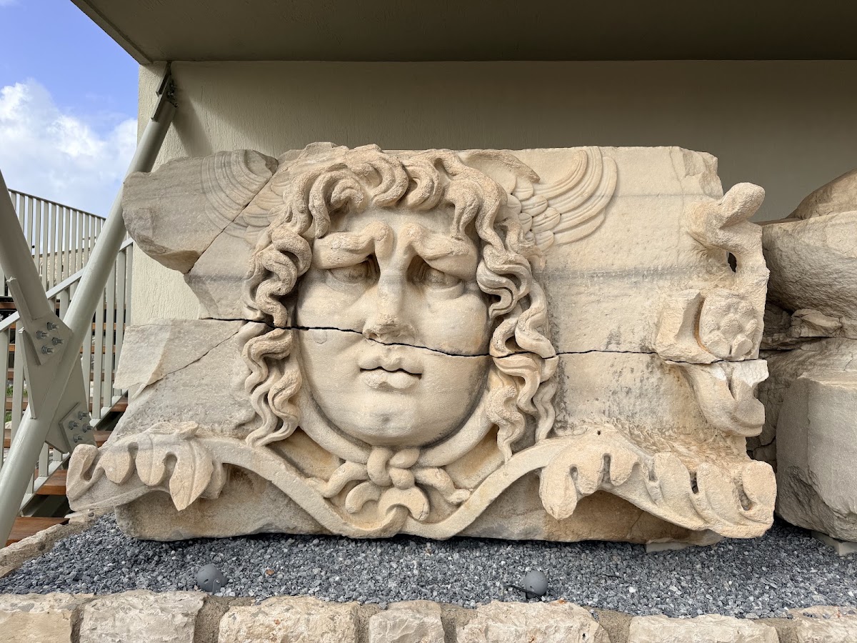 Apollon Tapınağı Çevresi ve Doğa Kampı Didim - Fotoğraf 2