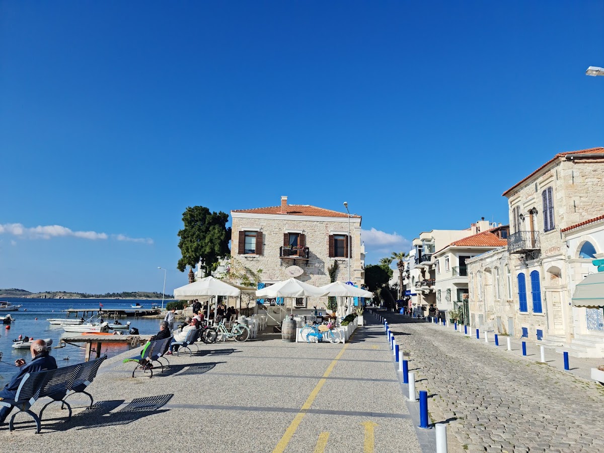 Eski Foça Sahili ve İskele - Fotoğraf 2