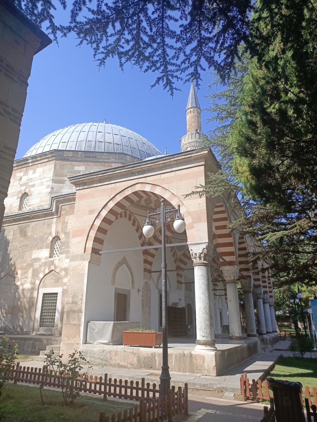 Kurşunlu Külliyesi ve El Sanatları Atölyeleri - Fotoğraf 2