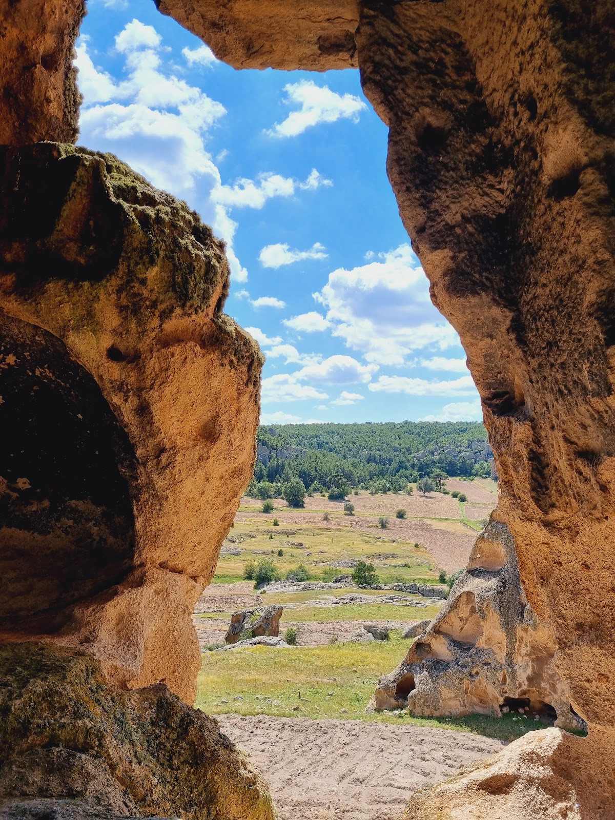 Doğanlı Kale ve Gerdek Kaya Anıtı (Çukurca Köyü) - Fotoğraf 3