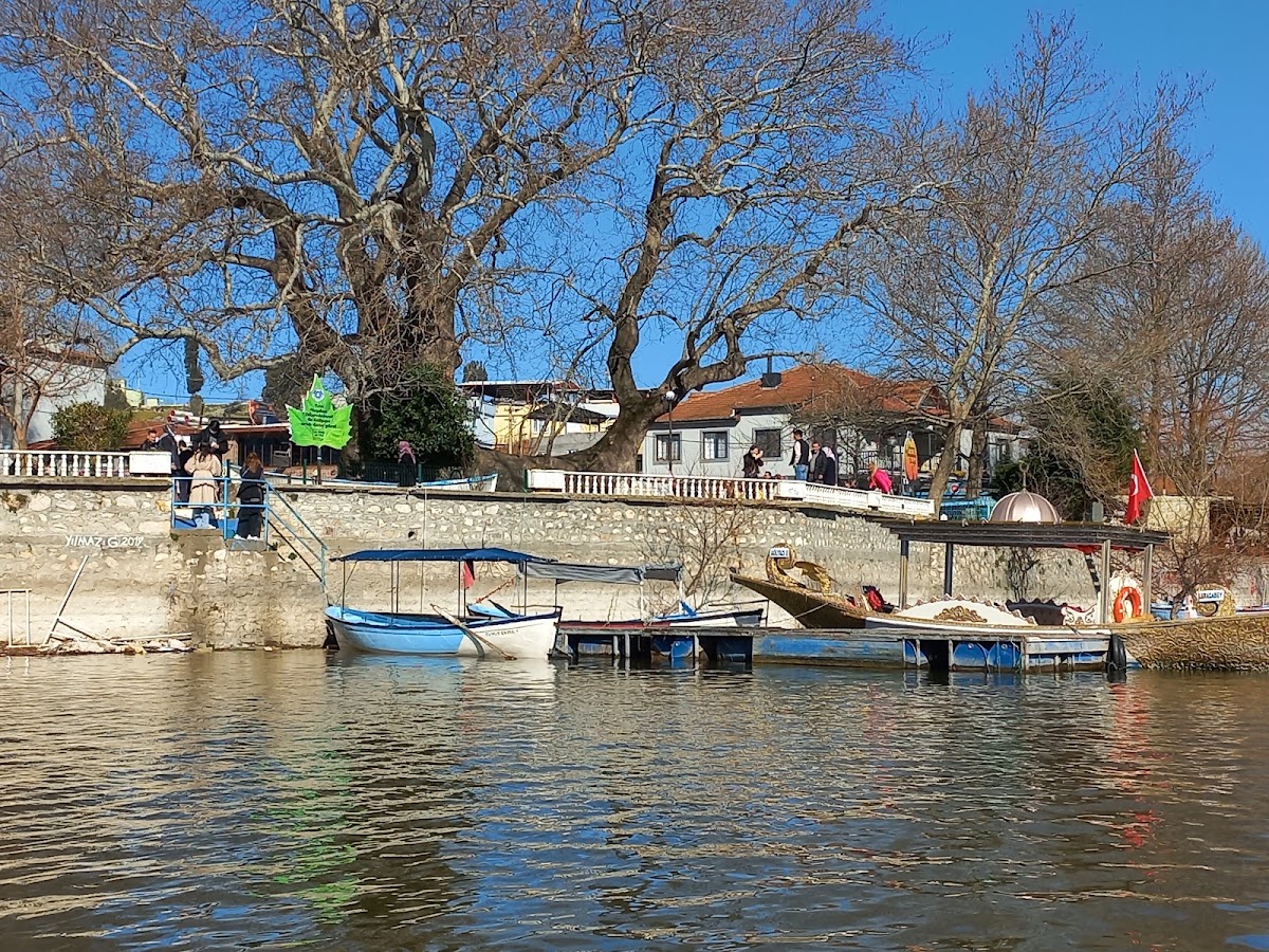 Gölyazı Köy Meydanı ve Balık Mezatı - Fotoğraf 2