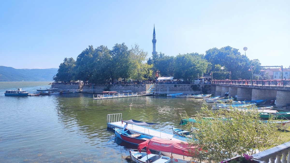 Gölyazı ve Ağlayan Çınar Nilüfer Bursa - Fotoğraf 1