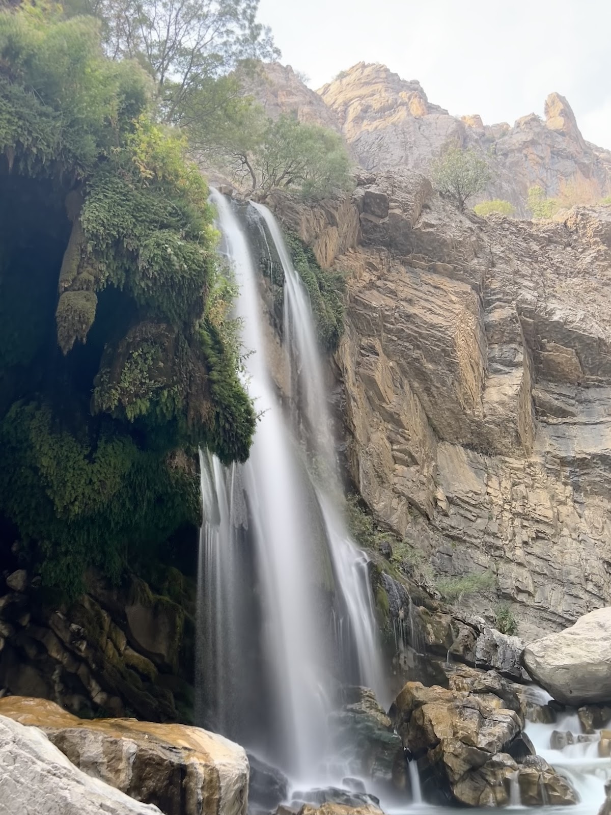 Hakkari Şelaleleri ve Mergabüt Yaylası Kampı