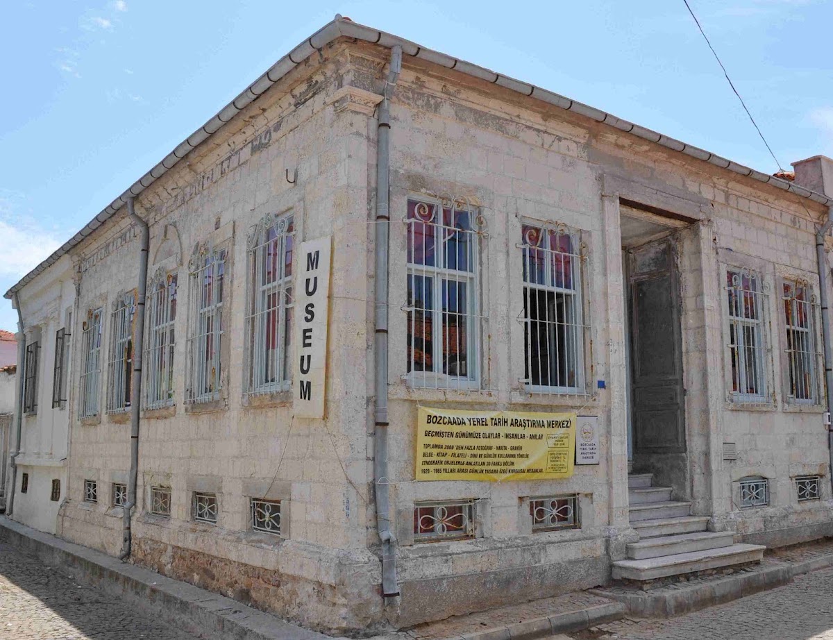 Bozcaada Yerel Tarih Müzesi (Hakan Gürüney Müzesi) - Fotoğraf 1