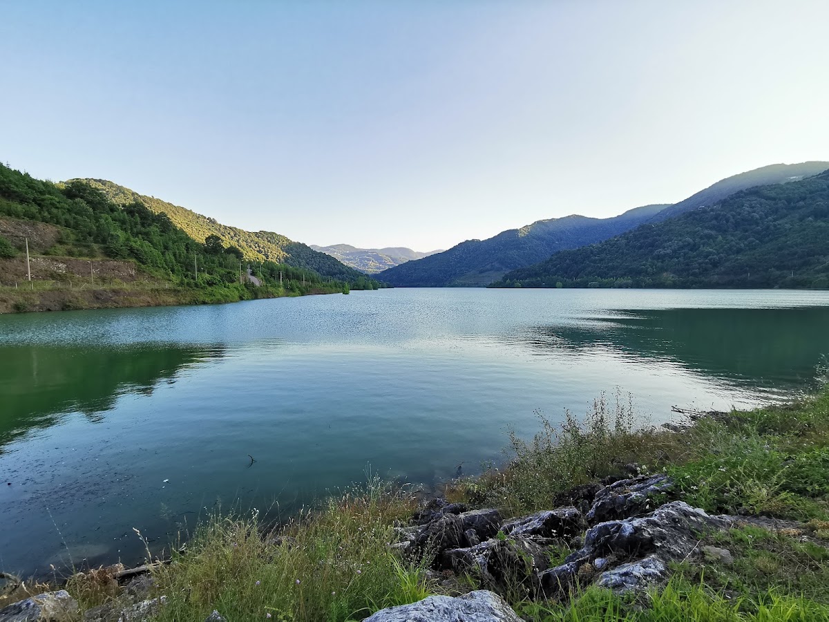 Yuvacık Barajı Kıyısı - Fotoğraf 1