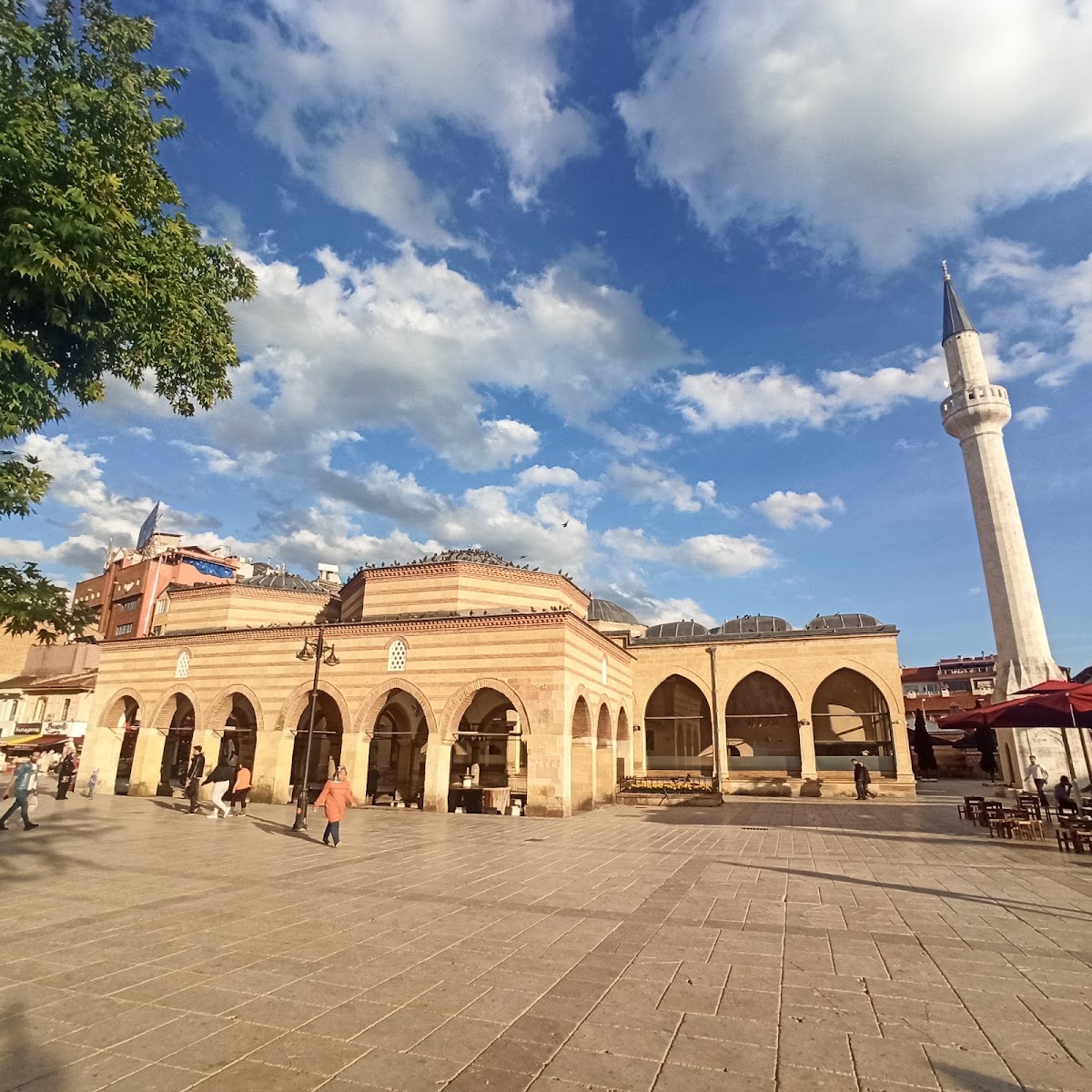 Nasrullah Meydanı ve Tarihi Arasta - Fotoğraf 1