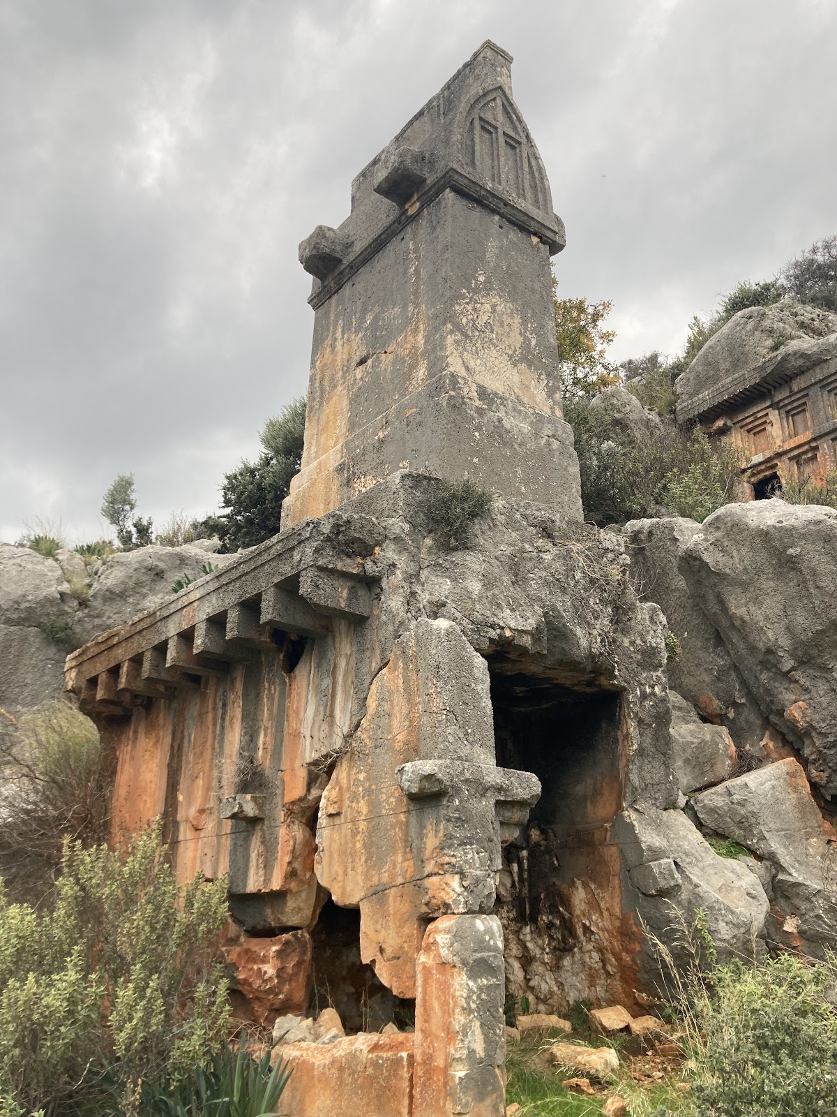 Tyberissos Antik Kenti Kaya Mezarı - Fotoğraf 1
