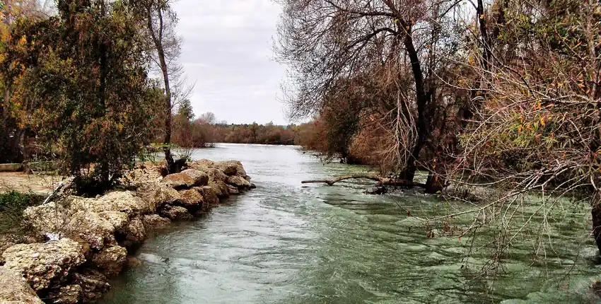 Tarihi Naras Köprüsü ve Antik Su Kemeri Kalıntıları - Fotoğraf 3