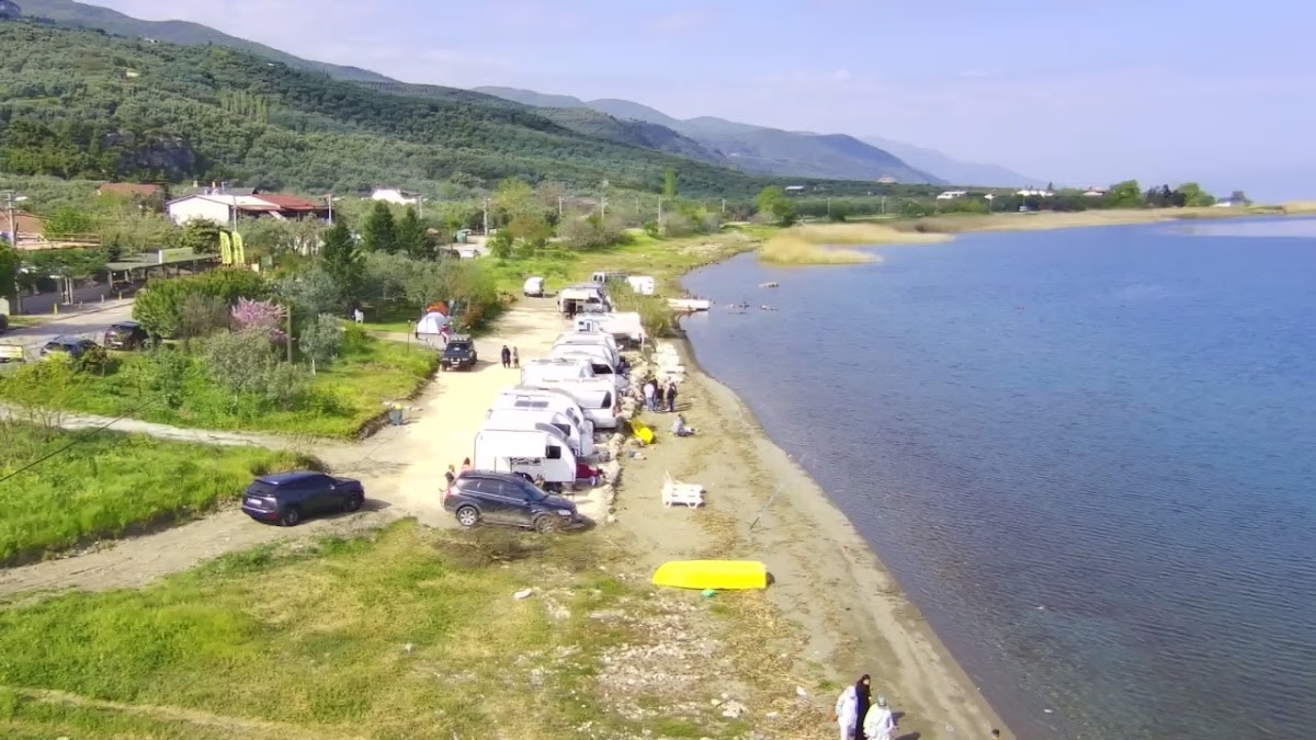 İznik Gölü Kıyı Karavan Parkı Bursa - Fotoğraf 2