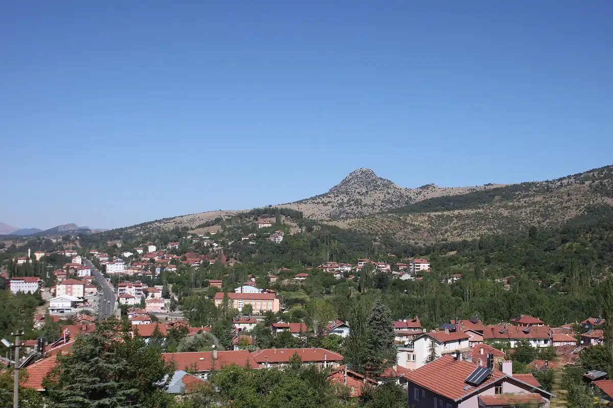 Aksu Zindan Mağarası ve İlçe Merkezi - Fotoğraf 4