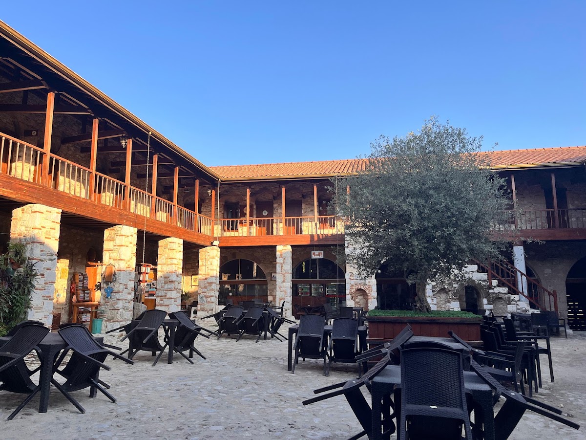 Tarihi Milas Arastası ve Çöllüoğlu Hanı - Fotoğraf 1