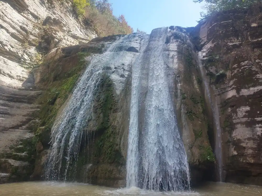 Gölalan Şelalesi
