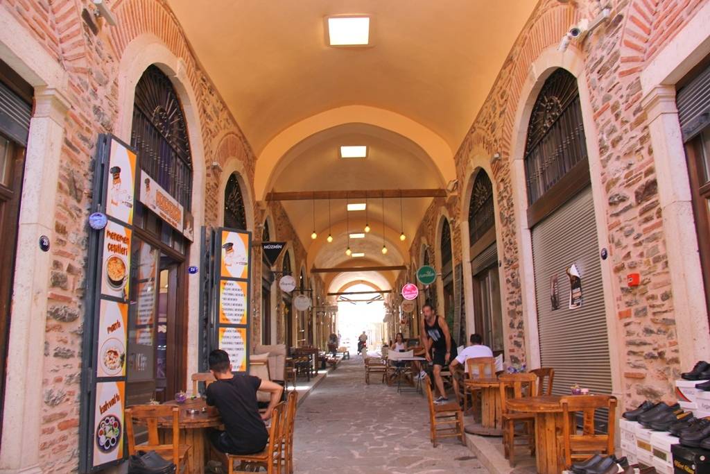 Tire Tarihi Arastası ve Han - Fotoğraf 1