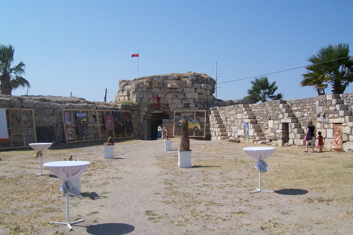 Sığacık Kalesi ve Limanı - Fotoğraf 1
