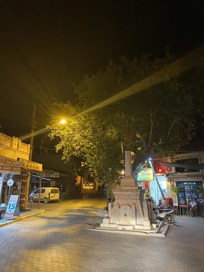 Urla Açık Gece Pazarı ve Malgaca Çarşısı - Fotoğraf 3