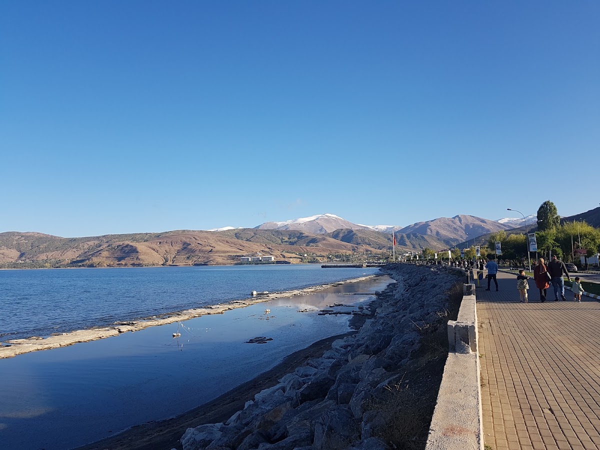 Van Gölü Tatvan ve Reşadiye Kıyıları Doğa Kampı