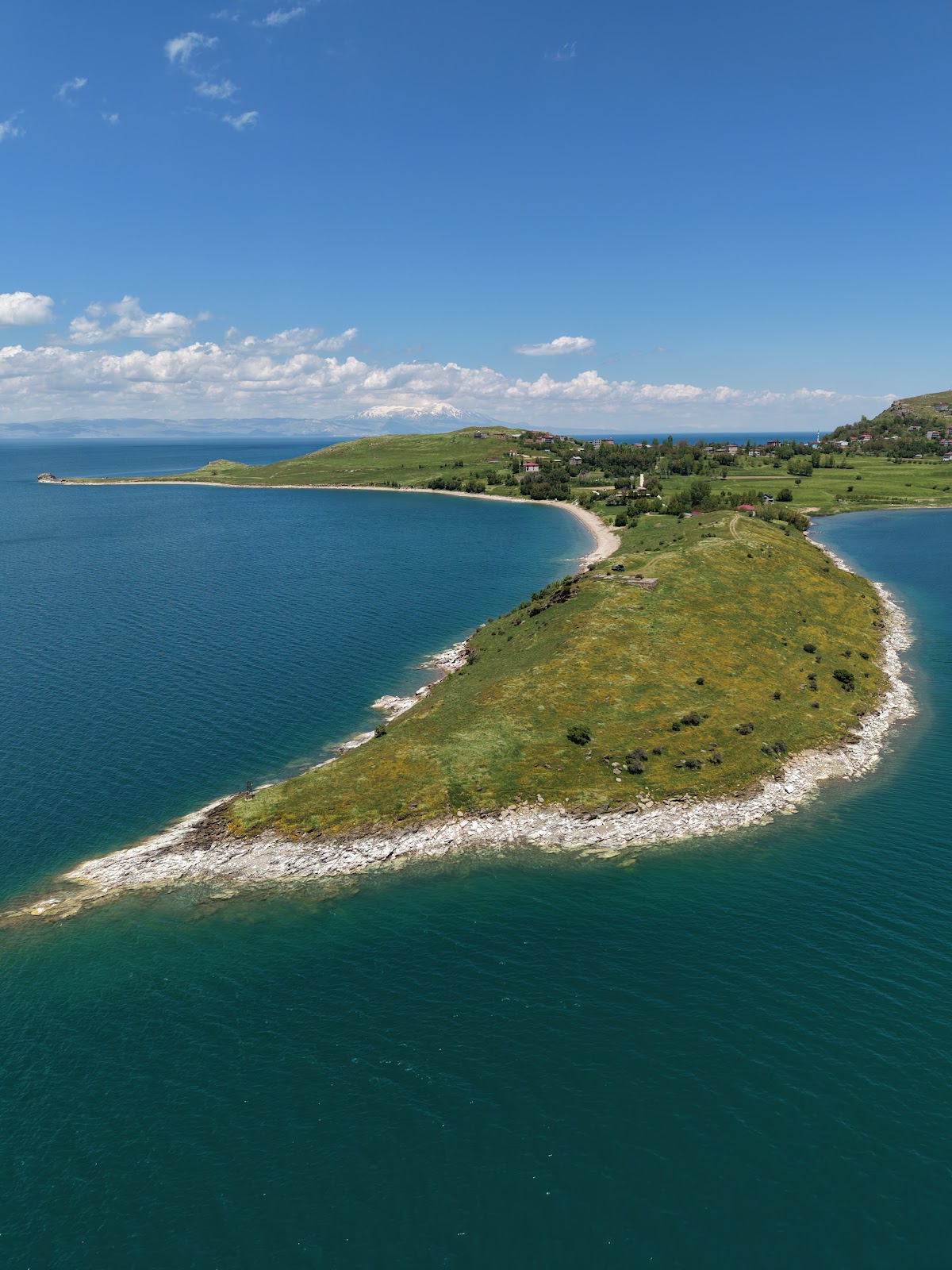 Reşadiye Koyu ve Sahil Kamp Alanı Tatvan - Fotoğraf 1