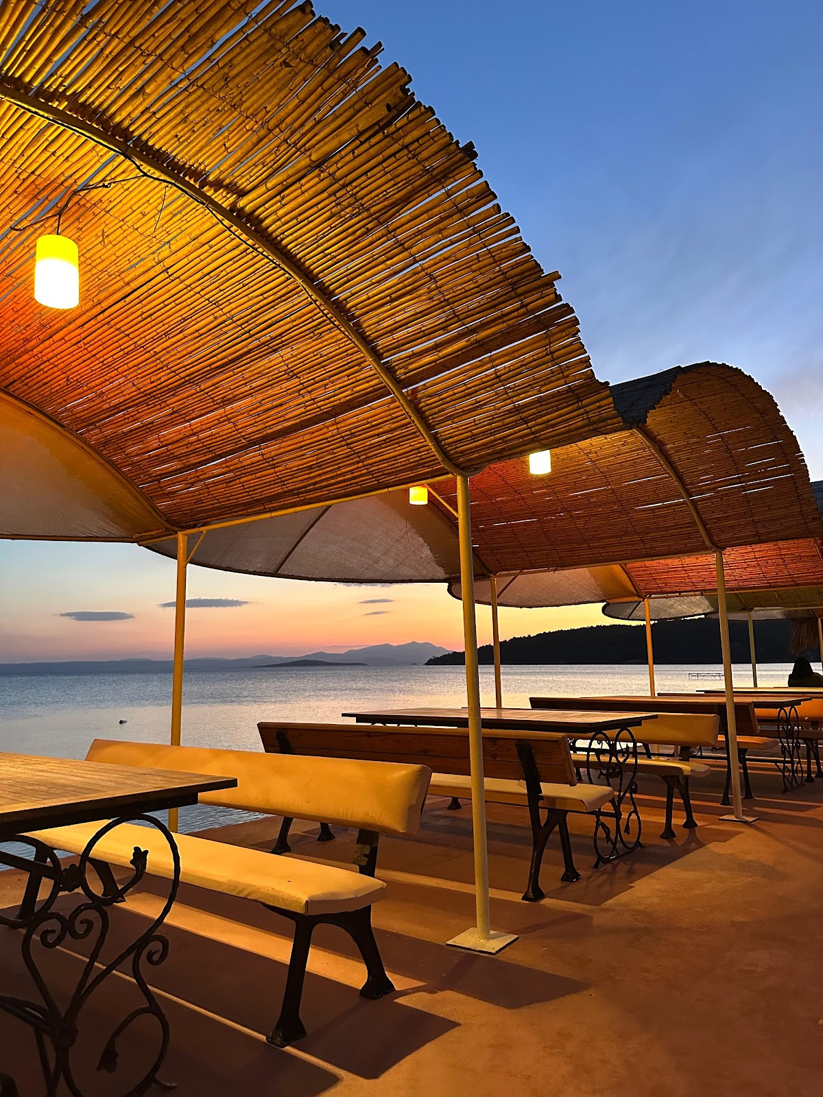 Cunda Adası, Patriciya Koyu ve Ayışığı Manastırı Rotası